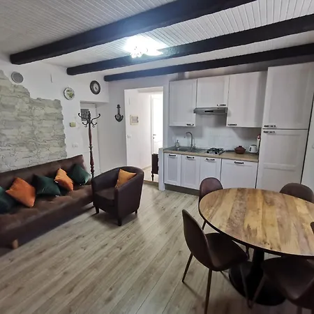 With Parking Near The Historical Center Appartement Bellano